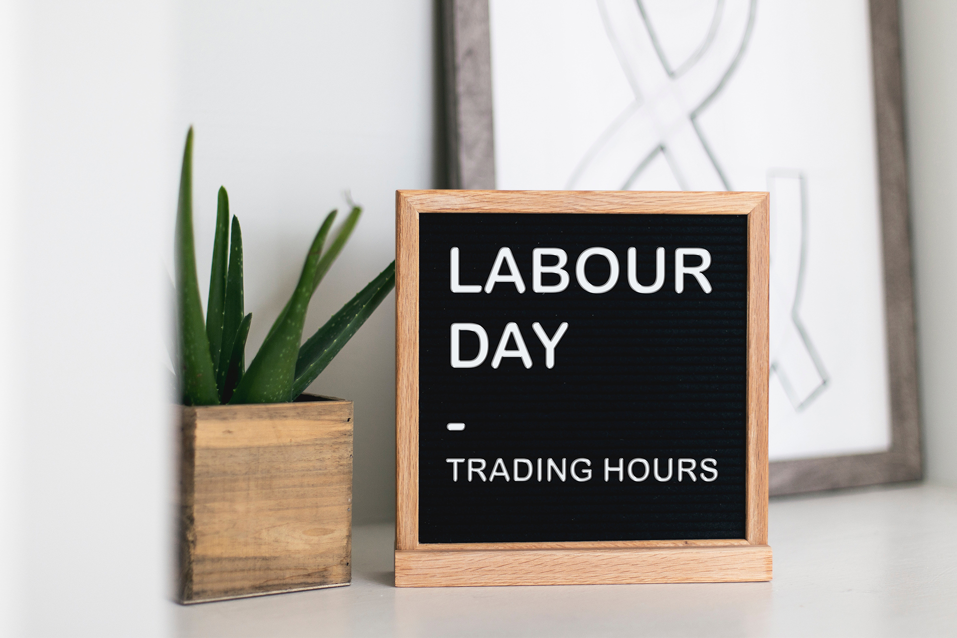 labour day 2018 trading hours Leaf Cafe